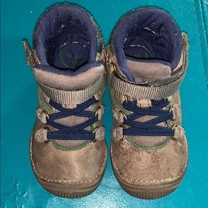 Stride Rite boots Size 7